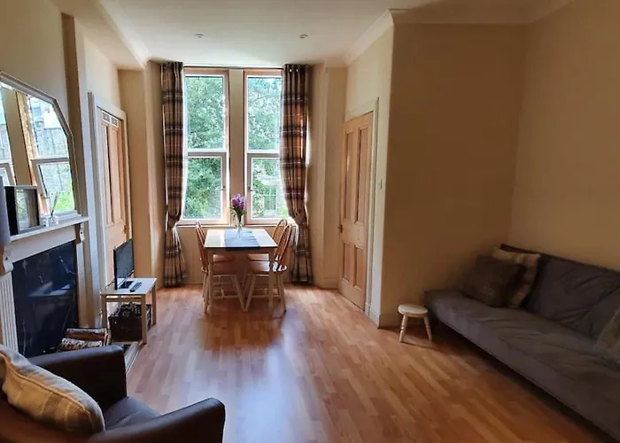 Cosy And Modern Apartment In Central Edinburgh